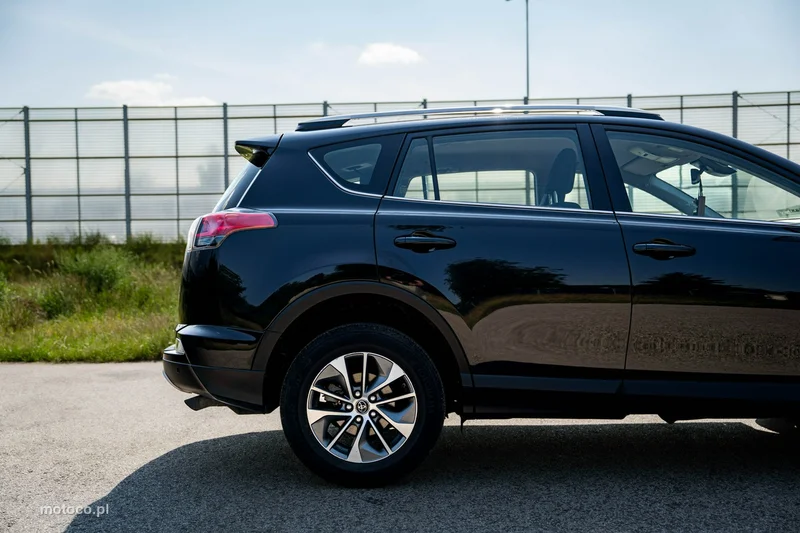 Toyota RAV 4 XA50 7