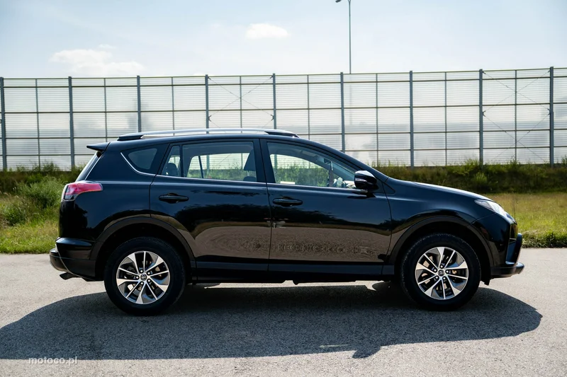 Toyota RAV 4 XA50 9