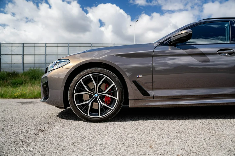 BMW Seria 5 G30 530 11