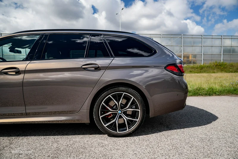 BMW Seria 5 G30 530 12