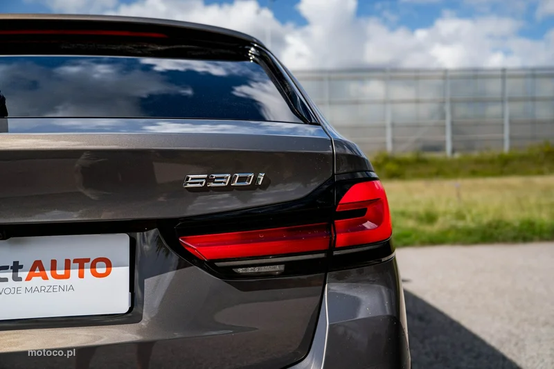 BMW Seria 5 G30 530 14