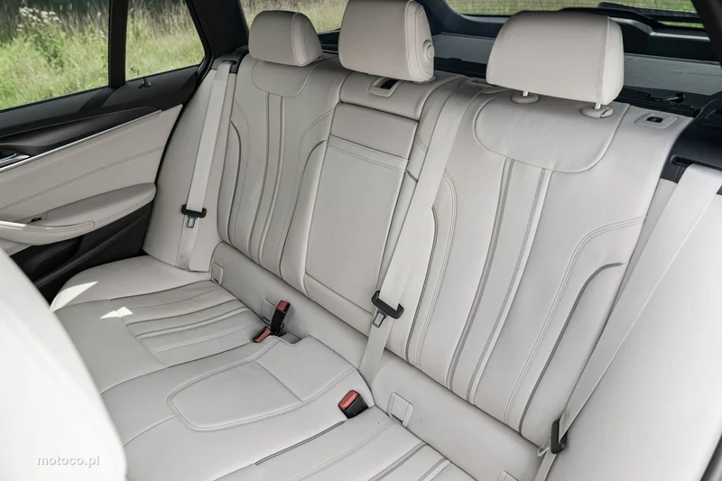 BMW Seria 5 G30 530 28