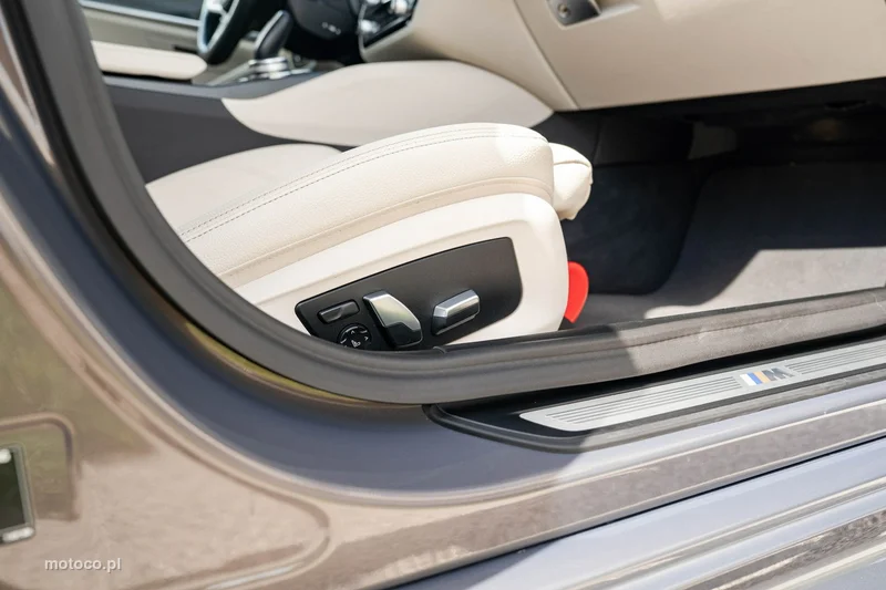 BMW Seria 5 G30 530 33