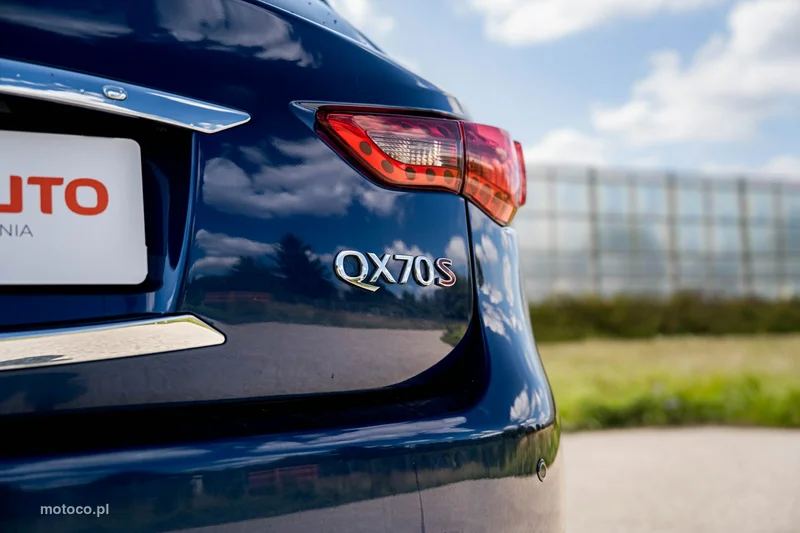 Infiniti QX70 16