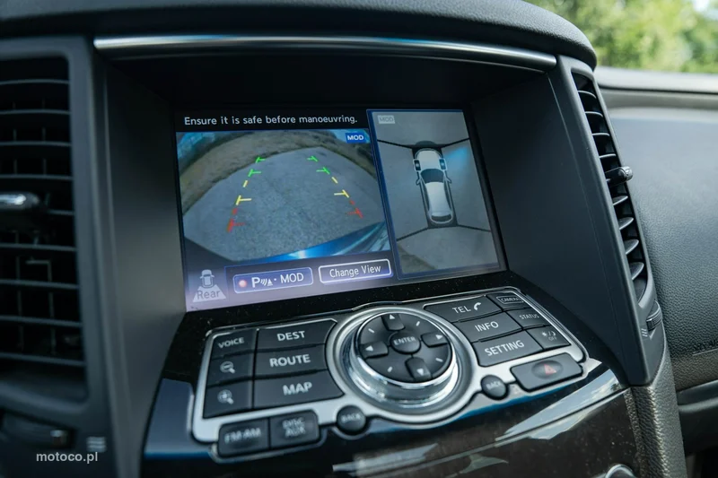 Infiniti QX70 21