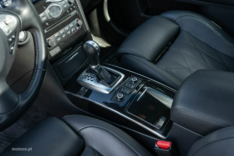 Infiniti QX70 22