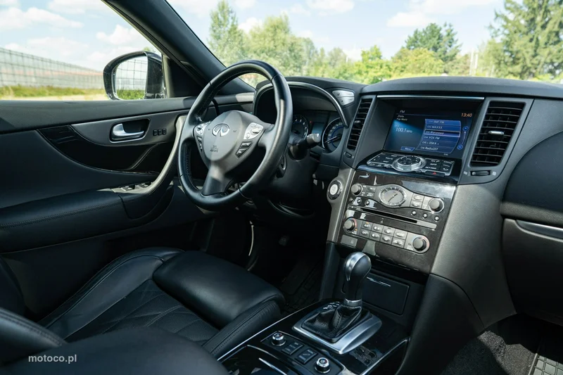 Infiniti QX70 23