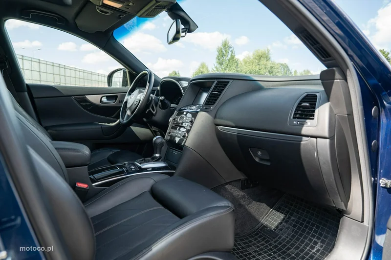 Infiniti QX70 24