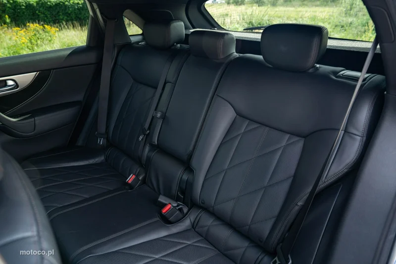 Infiniti QX70 27