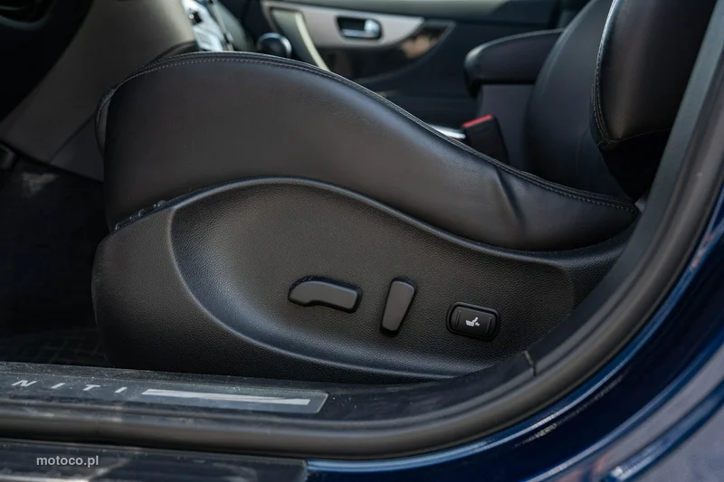 Infiniti QX70 29
