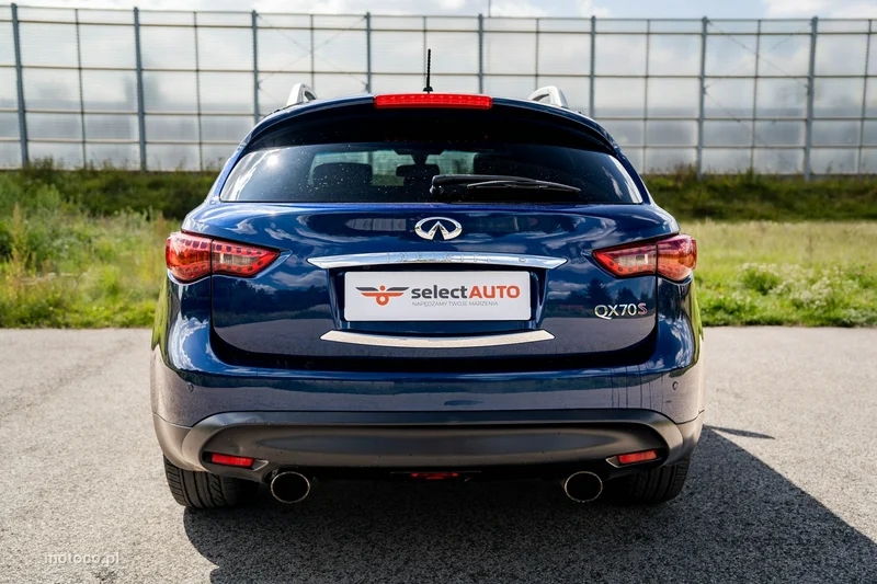 Infiniti QX70 5