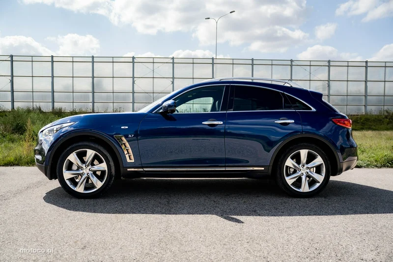 Infiniti QX70 10