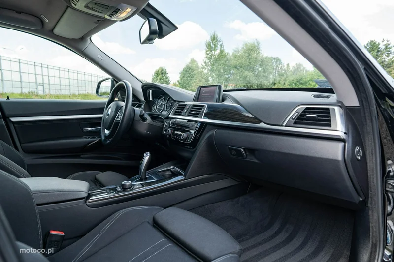 BMW Seria 3 F30 3GT 26