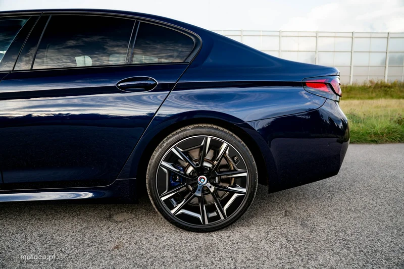 BMW Seria 5 G30 540 12