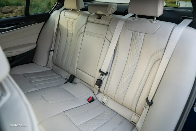 BMW Seria 5 G30 540 26