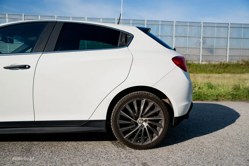 Alfa Romeo Giulietta 12