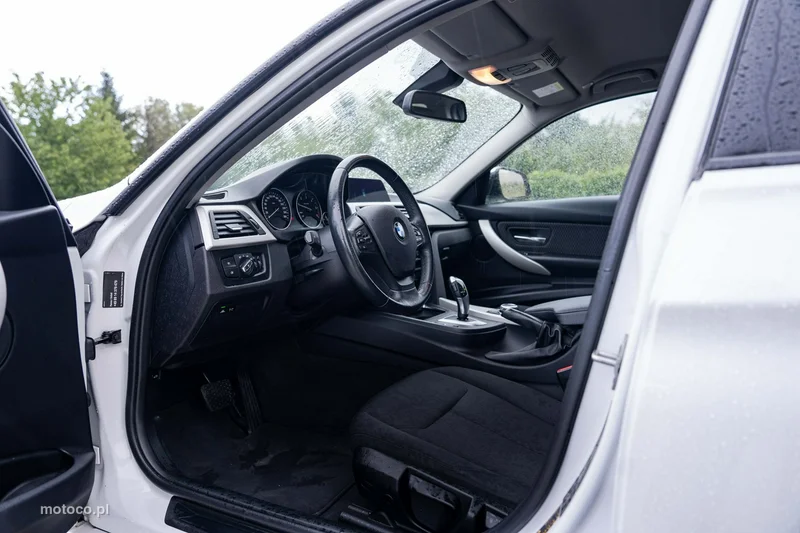 BMW Seria 3 G20 320 13