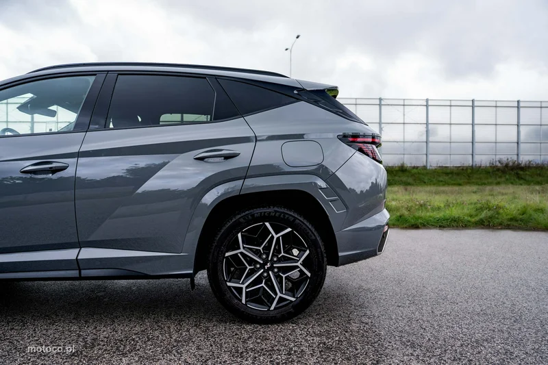 Hyundai TUCSON 12