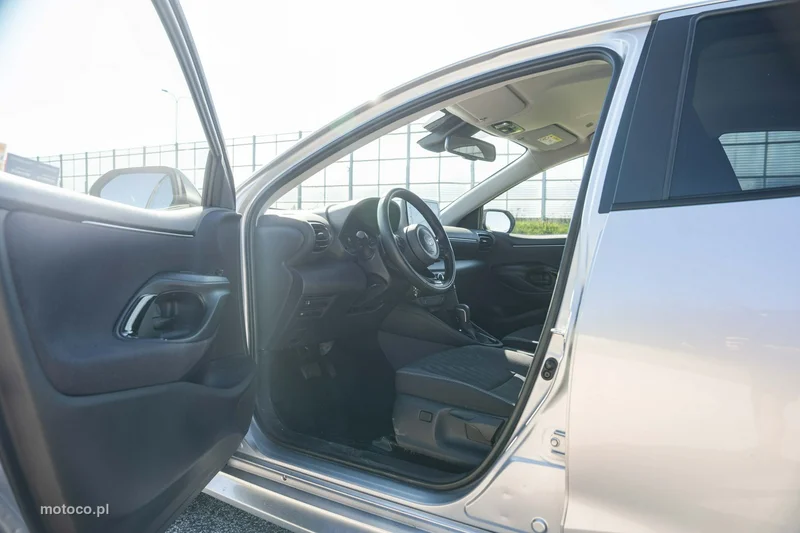 Toyota Yaris XP210 17