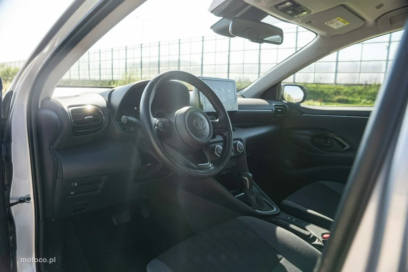 Toyota Yaris XP210 18