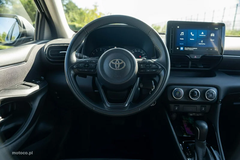 Toyota Yaris XP210 21