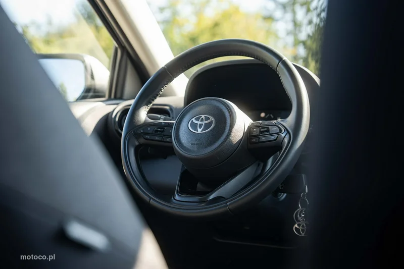 Toyota Yaris XP210 23