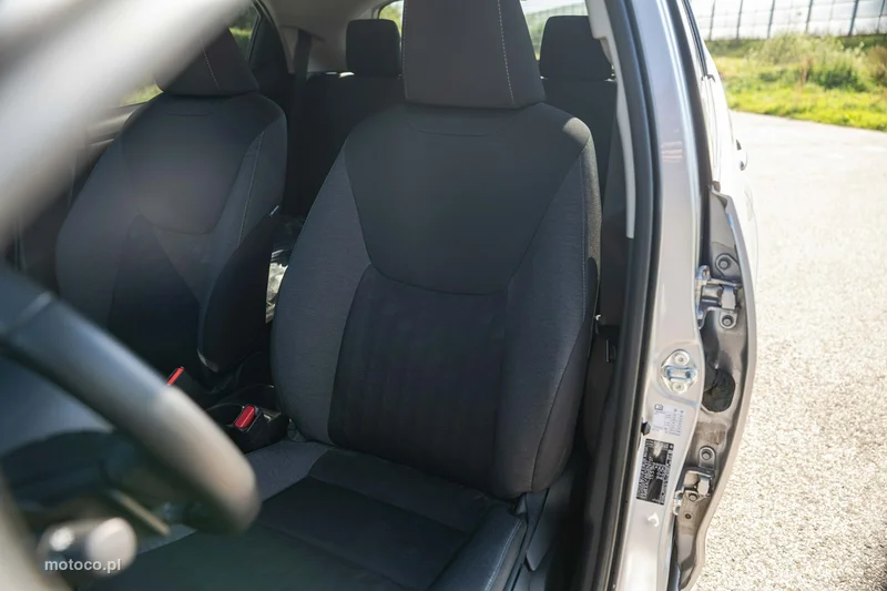 Toyota Yaris XP210 27
