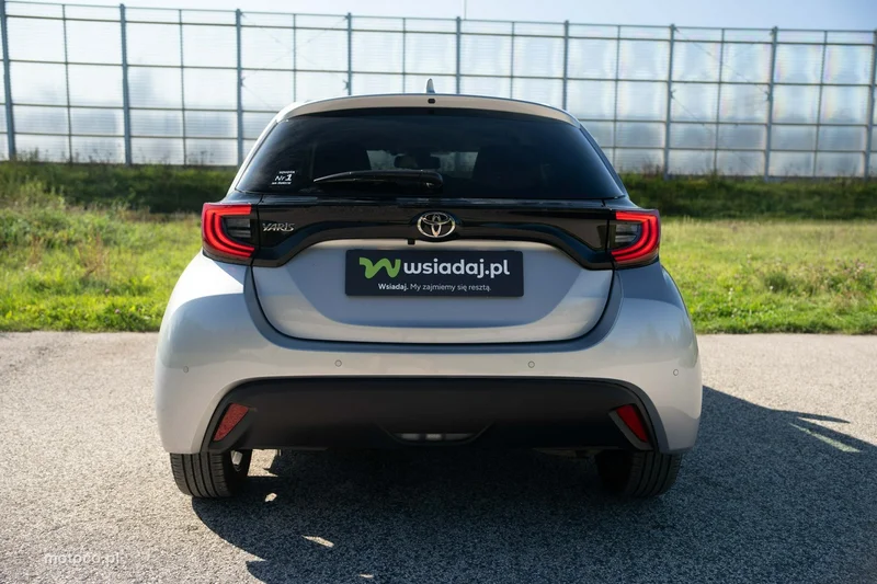 Toyota Yaris XP210 5