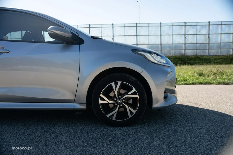 Toyota Yaris XP210 8