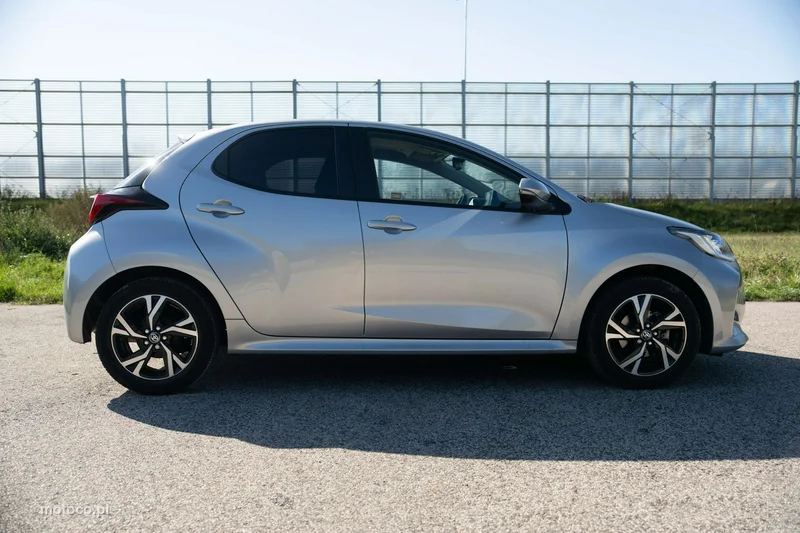 Toyota Yaris XP210 9