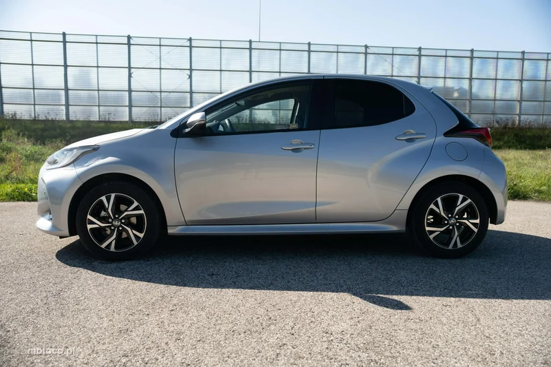 Toyota Yaris XP210 10
