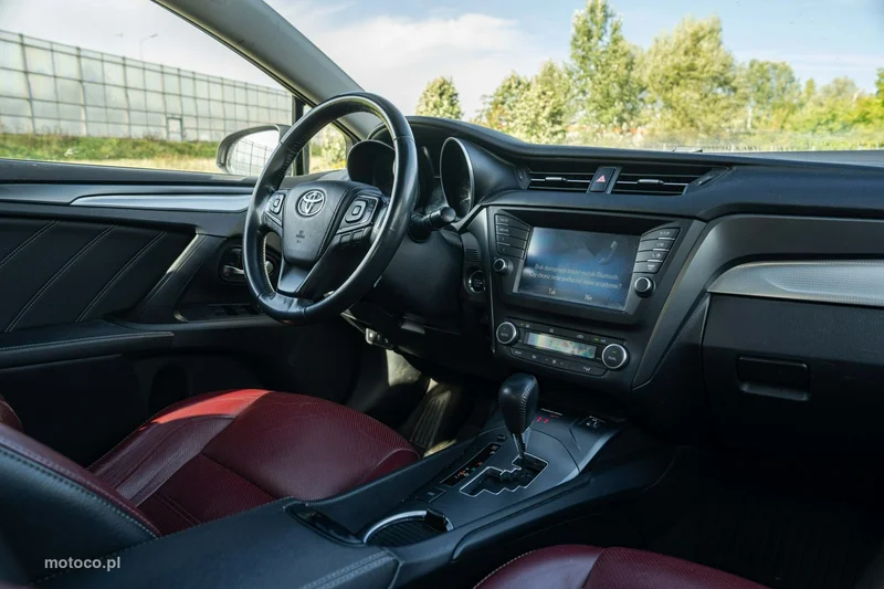 Toyota Avensis T27 24