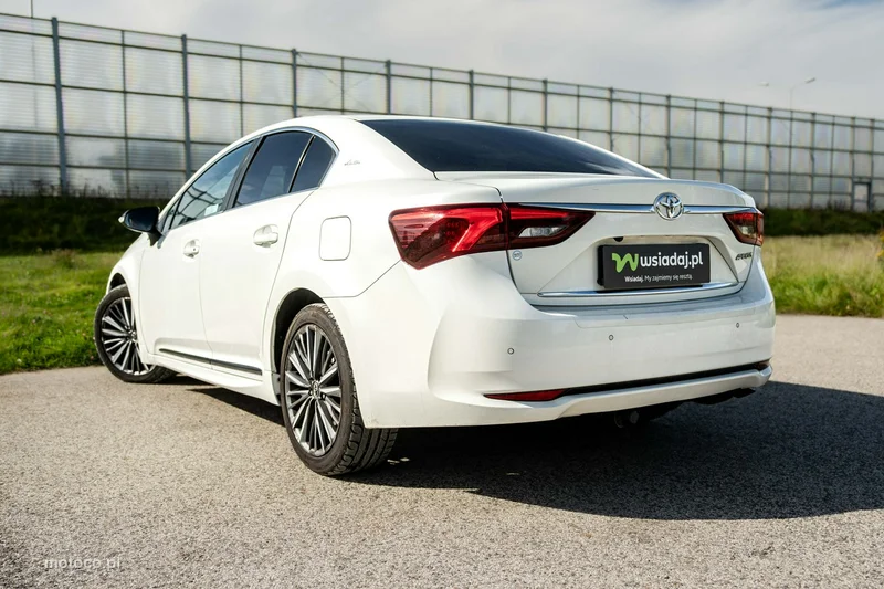 Toyota Avensis T27 4