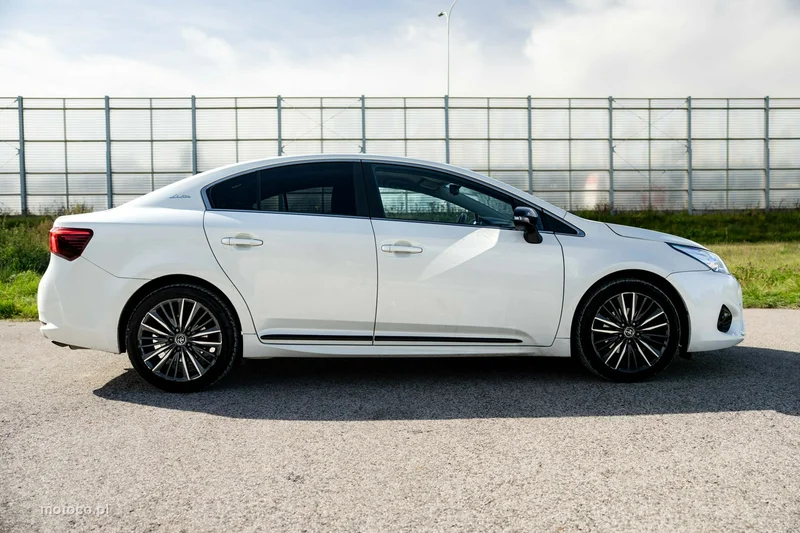 Toyota Avensis T27 10