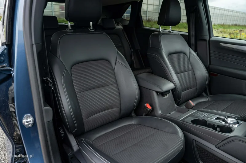 Ford Kuga III 26