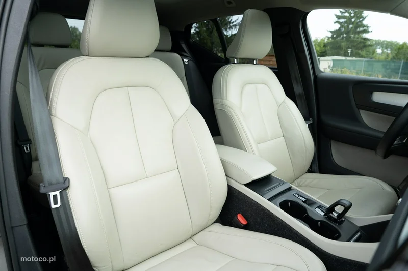 Volvo XC 40 24