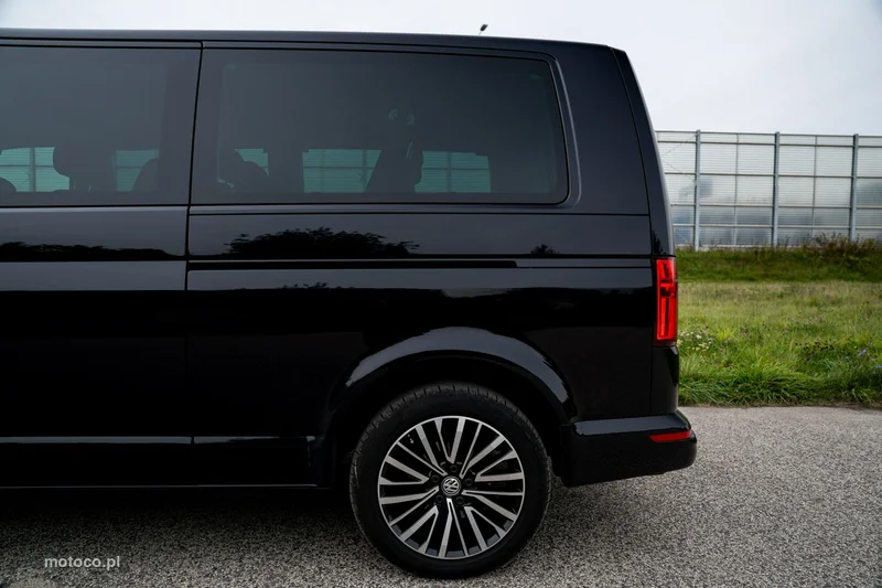 Volkswagen Caravelle 12