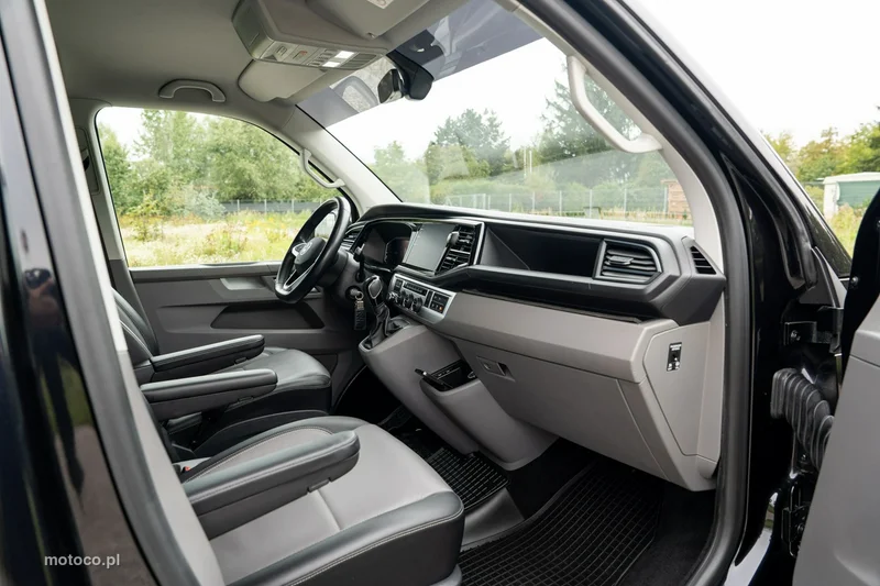 Volkswagen Caravelle 25