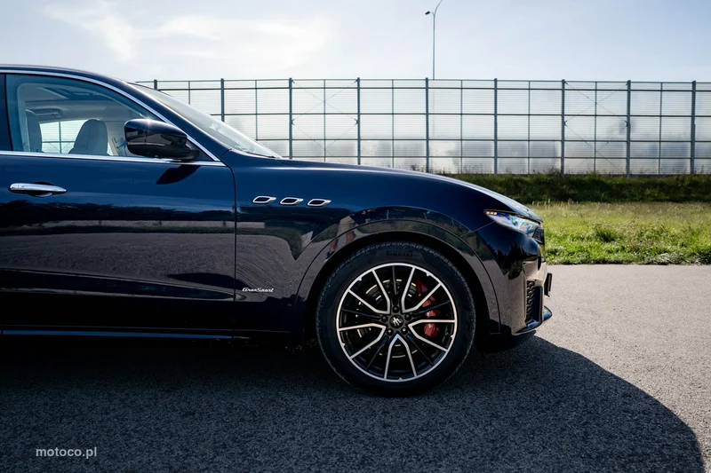 Maserati Levante 8