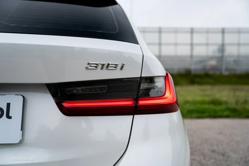 BMW Seria 3 G20 318 13