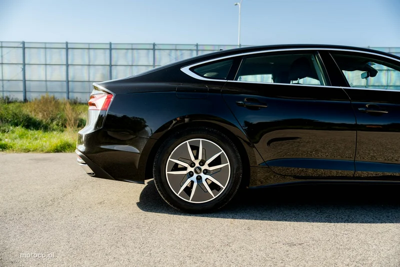Audi A5 F5 7