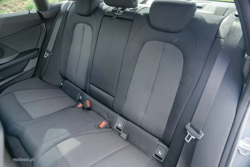BMW Seria 2 U06 220 27
