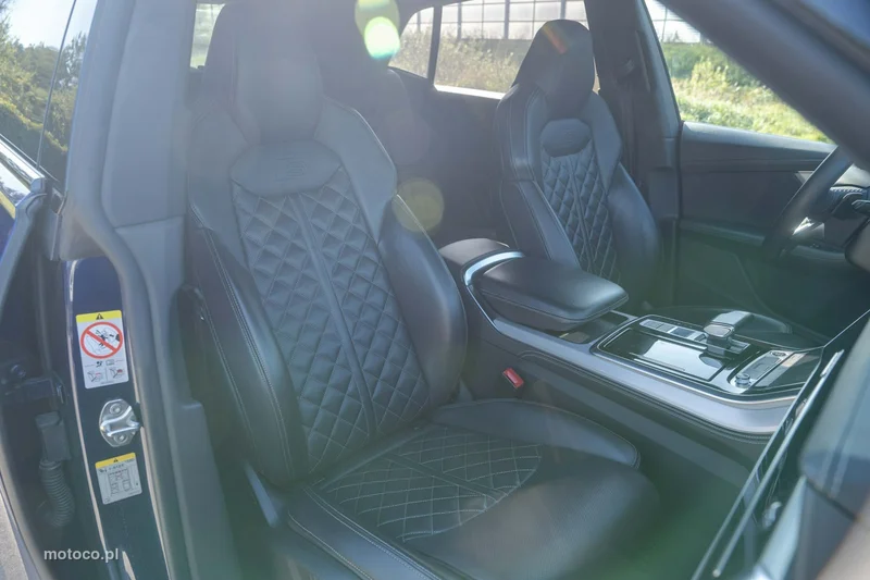 Audi Q8 4M 27