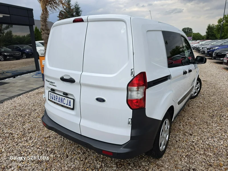 Ford Transit Courier 8