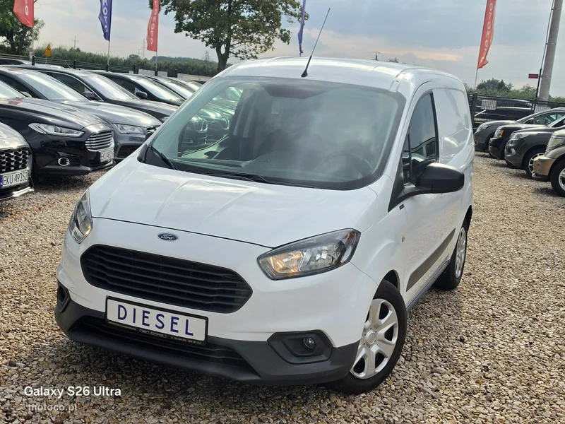 Ford Transit Courier 2