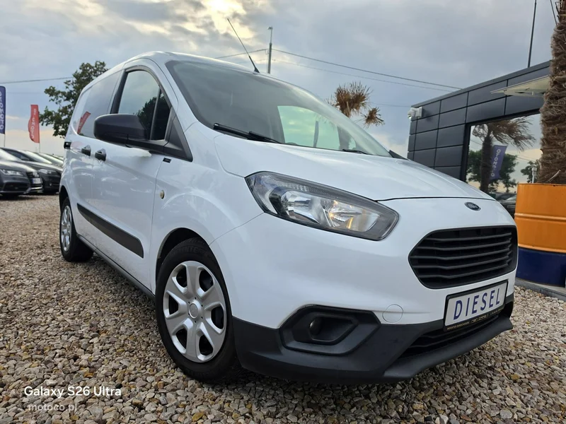 Ford Transit Courier 16