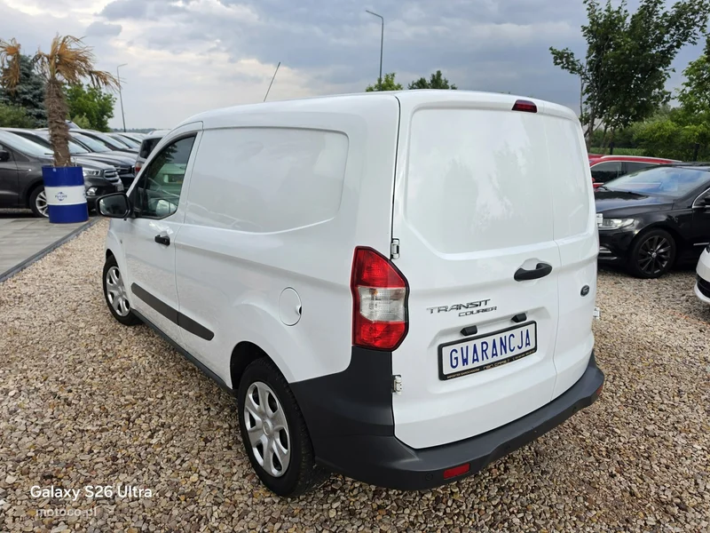 Ford Transit Courier 20