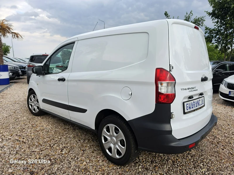 Ford Transit Courier 21