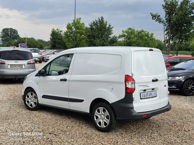 Ford Transit Courier 24