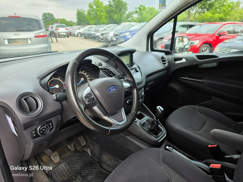 Ford Transit Courier 27